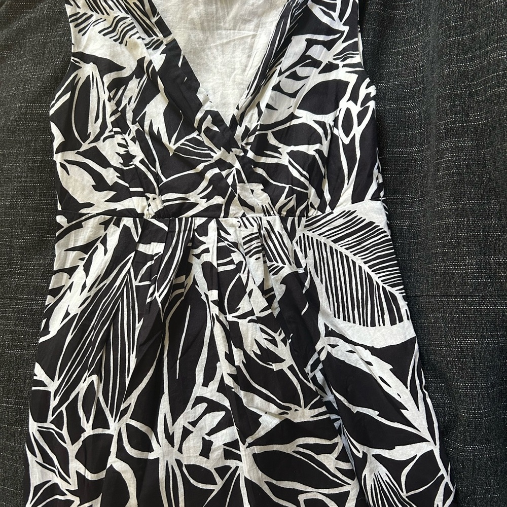 a.n.a. Womens Sleeveless Black White Floral Leaf Print Cotton Top